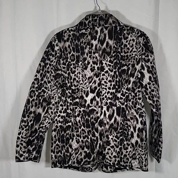 Chico's Size 0 Quilted Snow Leopard Jacket Black Animal Print Winter - Picture 3 of 9